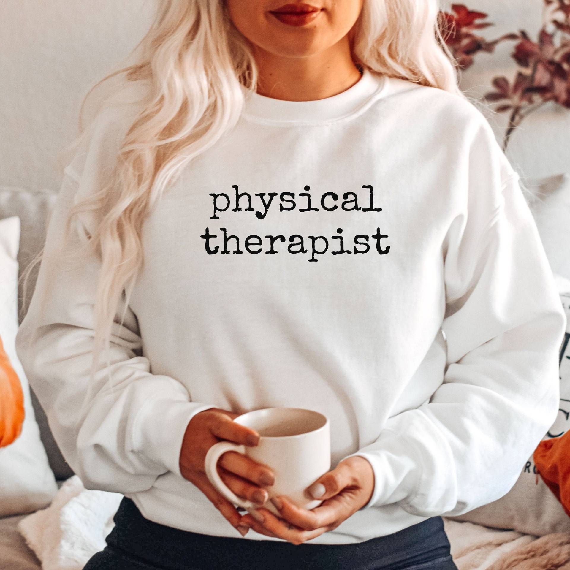 Physiotherapeut Shirt, Sweatshirt, Hoodie, Tank Top, Geschenk, Physiotherapie, Pt, Student, Grad Geschenk von SleepingCutiesShop