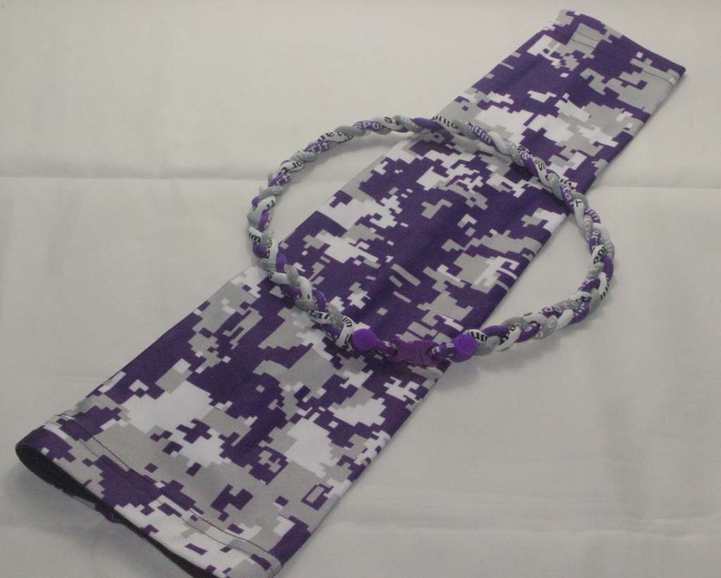 Lila Grau Weiß Digital Camo Fußball Kompression Arm Ärmel Mit 20 Zoll Baseball Titan Tornado Halskette Lila Grau Weiß Digital Camo Fußball Kompression Arm Ärmel Mit 20 Zoll Baseball Titan Tornado Halskette von SleevesShop