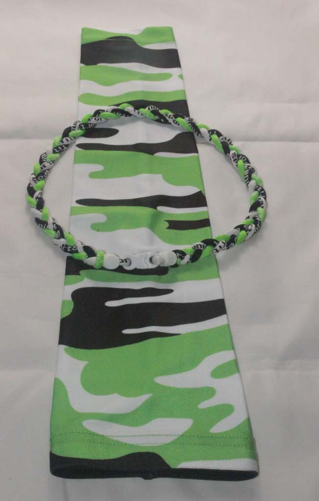 Lime Neon Grün Schwarz Weiß Camo Sport Kompression Arm Ärmel Mit 20 Zoll Titan Tornado Kette Für Fußball Softball Baseball Lime Neon Grün Schwarz Weiß Camo Sport Kompression Arm Ärmel Mit 20 Zoll Titan Tornado Kette Für Fußball Softball Baseball von SleevesShop