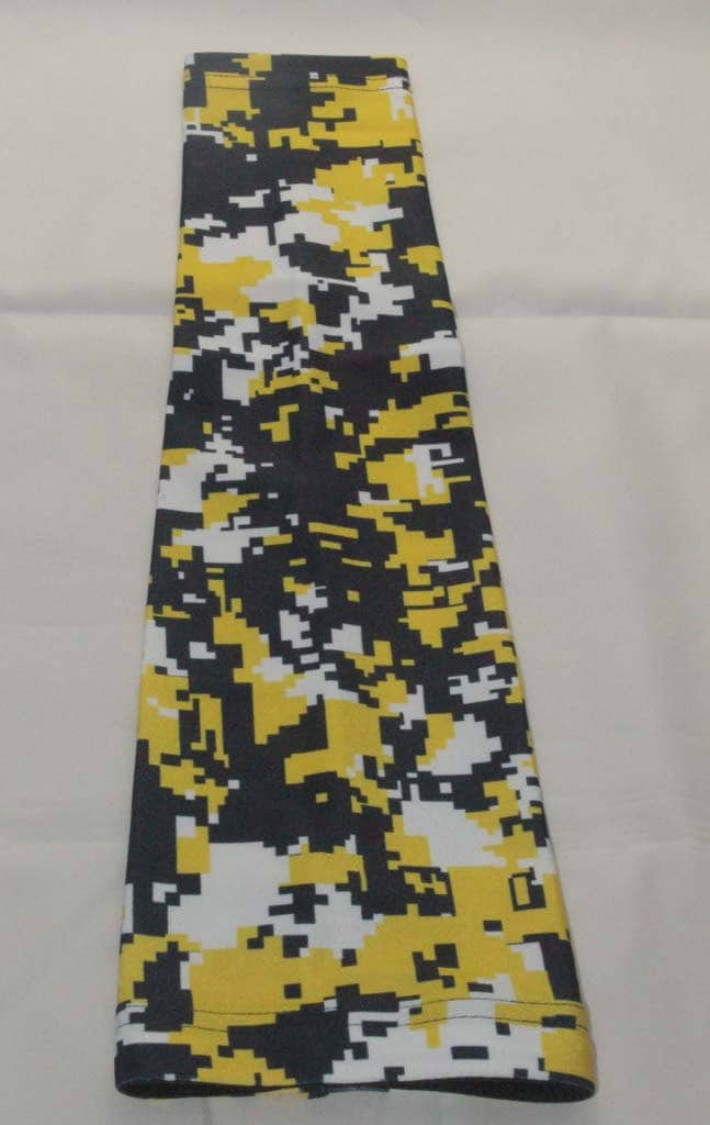 Michigan Blau Gelb Weiß Camo Fußball Kompressionsarmmanschette Für Baseball Basketball College Sport Softball Laufen Golf von SleevesShop