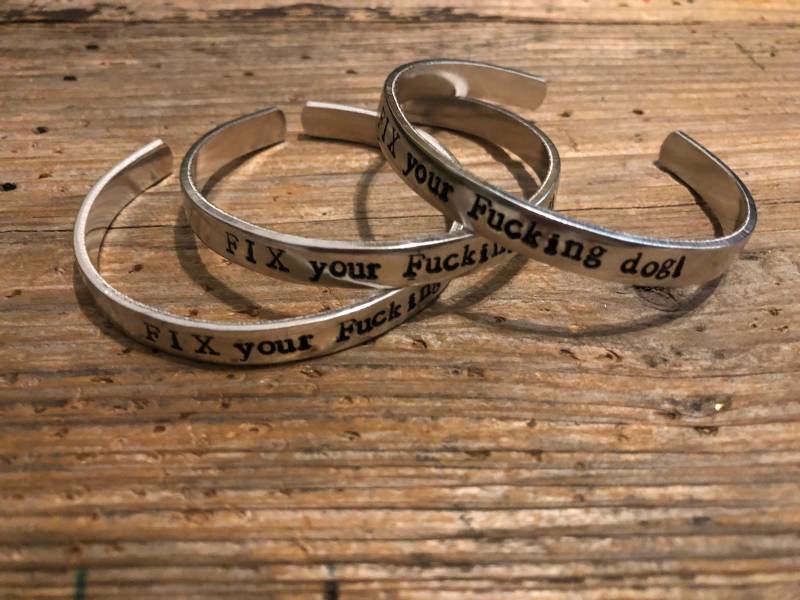 Repariere Deinen Hund/Katze Repariere Deinen Hund/Katze von SlightlySarcasticMe