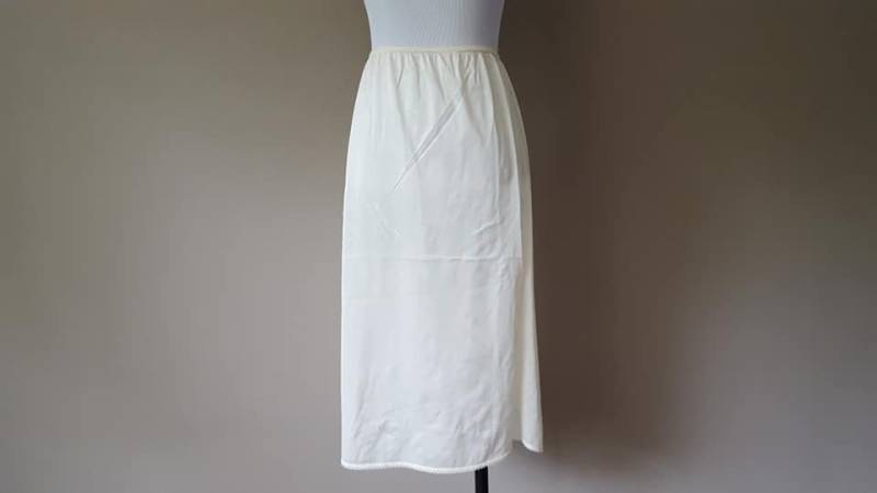 Halb Slip Medium Sliperviction Weiß Nylon 27 29 Taille Vintage Dessous von SlipSisters