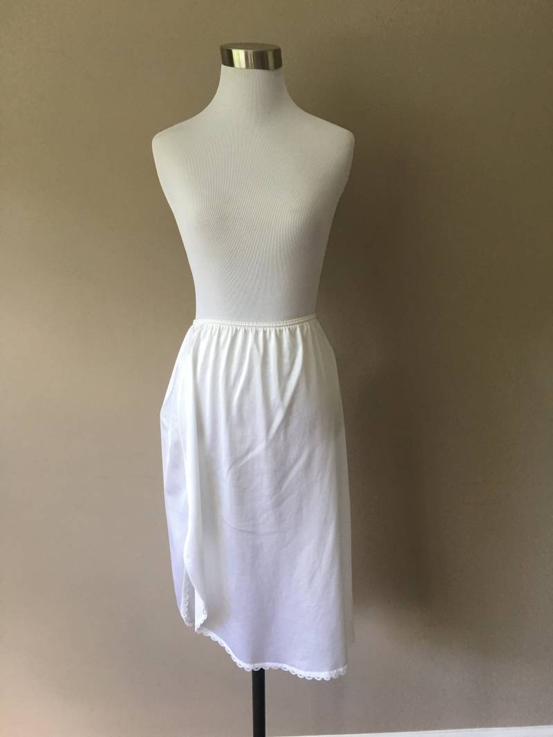 Half Slip Sears 66 cm Lang Nylon Vintage Weiß von SlipSisters