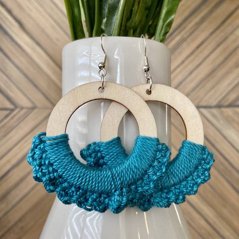 Handgemachte Boho Häkelohrringe - Leichte Ohrringe, Creolen, Vintage-Inspiriert, Schicker Statement-Schmuck, Festival-Ready, Accessoires Für Damen von SlipStitchDesignCo