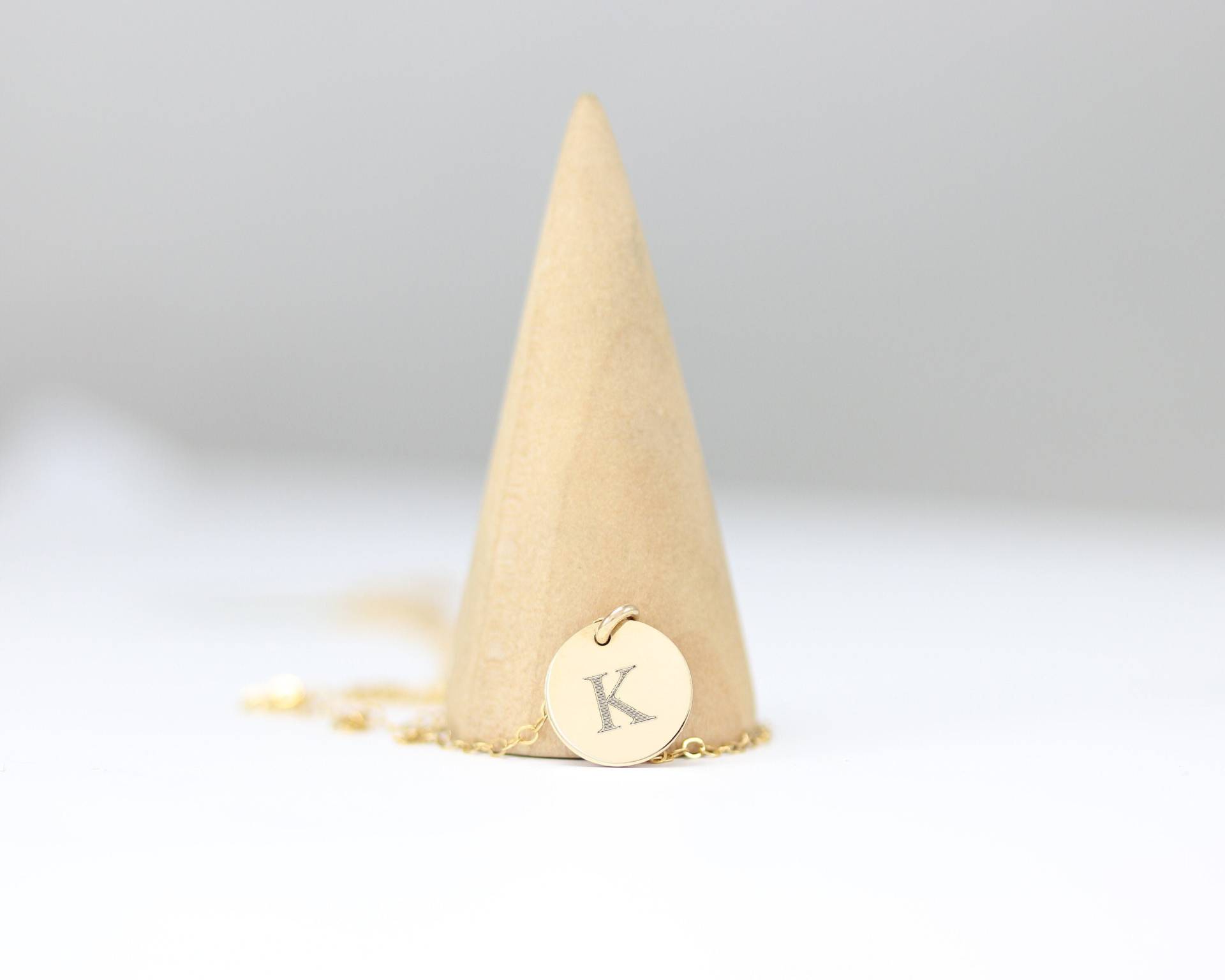 Initiale Halskette - Personalisierte Monogramm Initial Charm Gold Buchstaben von SloaneJewelryDesign