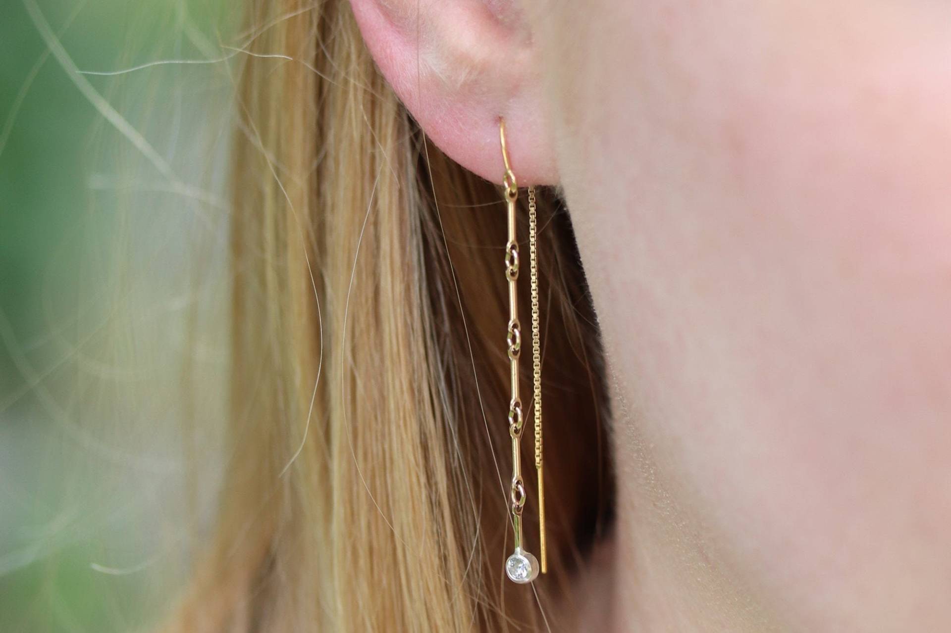 Linie Einfädler Ohrringe - 14K Gold Filled Silber Kette von SloaneJewelryDesign