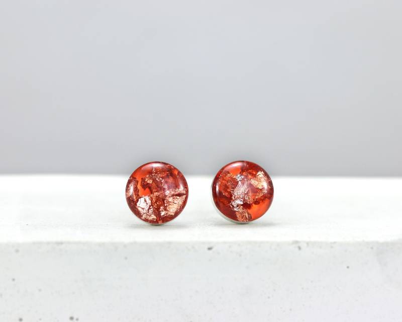 Maroon Eco Harz Ohrstecker Mit Feinen Silber Flakes von SloaneJewelryDesign