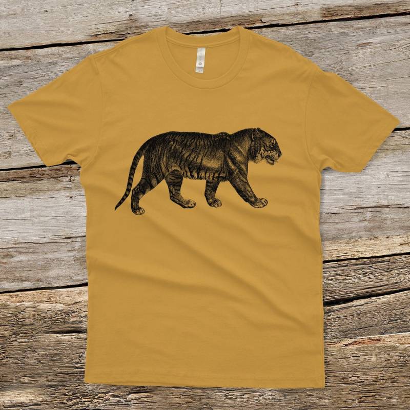 Tiger - Unisex Vintage Illustration Tshirt, Herren Und Damen T-Shirt, Grafik T-Shirt Shirt Tier Tiger - Unisex Vintage Illustration Tshirt, Herren Und Damen T-Shirt, Grafik T-Shirt Shirt Tier von SlothWingTees