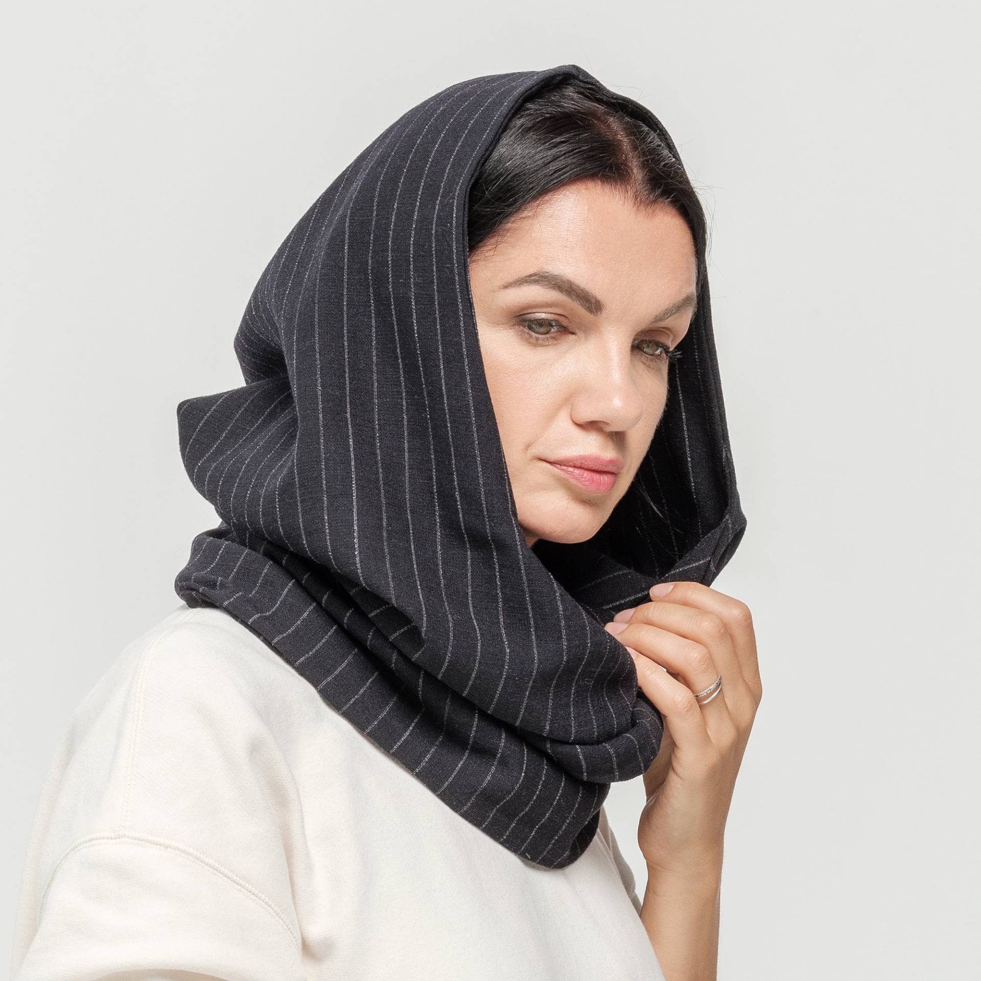 Weiche Wolle Dunkelgraue Kapuze Unisex, Grauer Cowl Schal Herren, Shrug Kapuze, Festival Kopf Schal, Cabrio Schal, Kapuzenschal, Natura von Slowdress