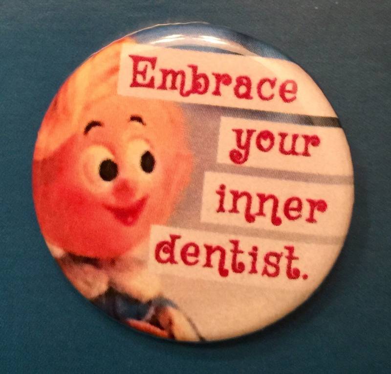 Herbie Die Elfe Anstecknadel | 3 cm Weihnachten Feiertag Animation von SluggoPinbacks