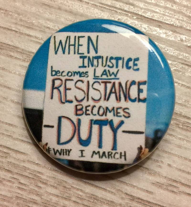 Widerstand Wird Pflicht | Protest-Zeichen-Taste 1, 25 Zoll Aktivist Pinback von SluggoPinbacks