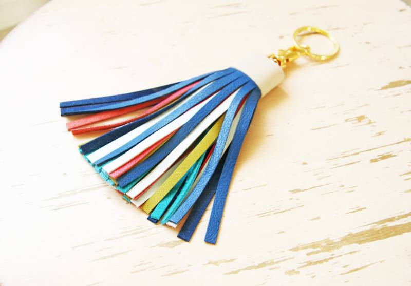 Multicolor Leder Quaste Mit Karabinerverschluss Und Spaltring Taschenanhänger von SmArtAnna