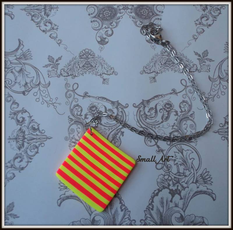 Gestreifte Charm Halskette Handgemacht. Gelb Und Fluoreszierendes Pink. Polymer Clay Schöpfung. Edelstahl-Kette von SmallArtHandmade