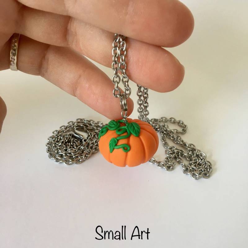 Polymer Clay Kürbis Halloween Charm Halskette Handgemachte Fimo Kawaii Edelstahl Ketten Herbst Wicca Hexen von SmallArtHandmade
