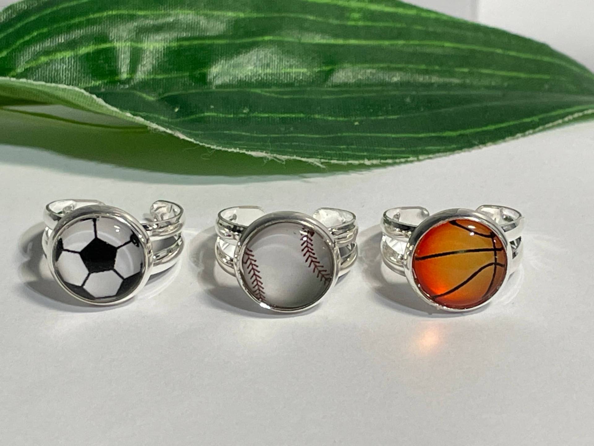 Fußball Ringe, Basketball Kinder Kleine Geschenke, Verstellbarer Ring von SmallCreations4U