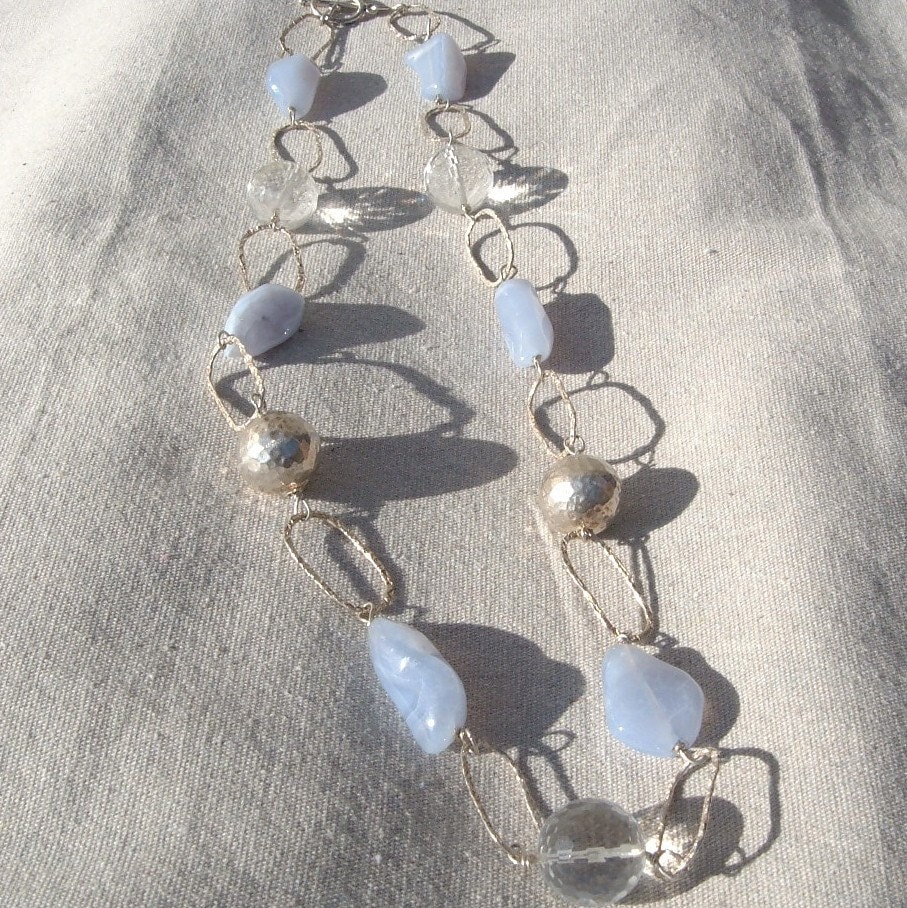 Chalcedon, Kristall Und Silber Halskette Chalcedon, Kristall Und Silber Halskette von SmallCynz