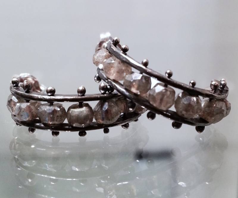 sterling Silber Hand Geschmiedet Creolen Mit Die Labradorieten von SmallJoysStudio