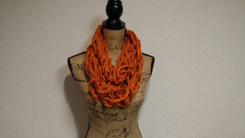 Orange Arm Strickschal Grobstrick Winter von SmallTownHandMade