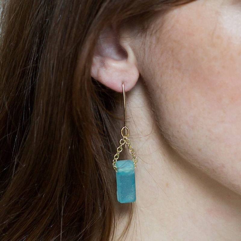 Upcycled Glass Bar Ohrringe | Sea Finish, Gold-Fill Brisuren von SmartGlassKP