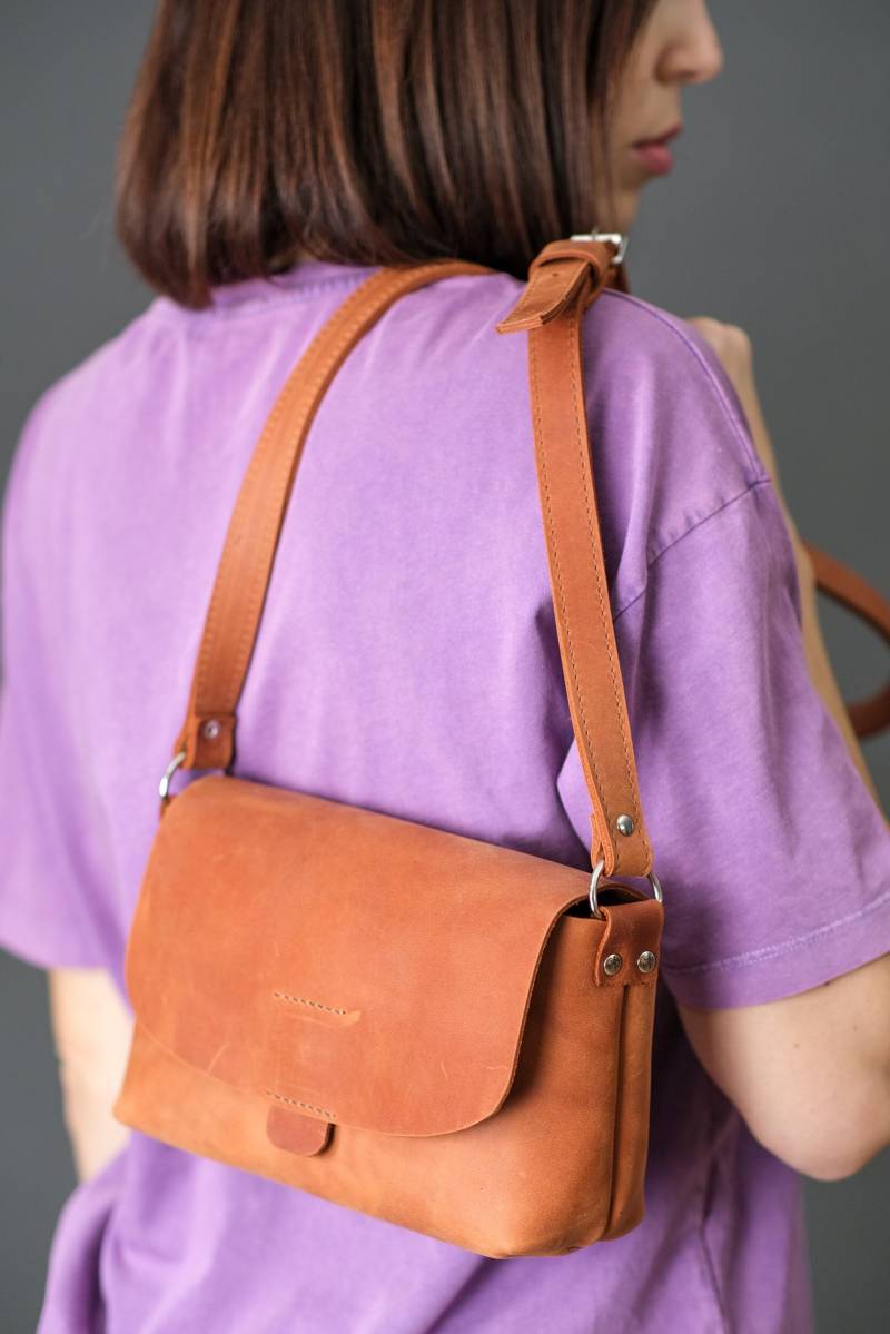 Schultertasche Mit Klappe Vintage Style, Freie Initialen von SmartLeatherGoods