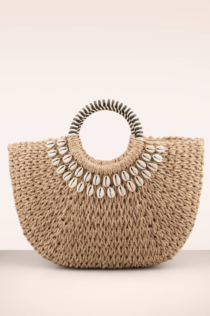 Raffia Shell Boho Tasche in Sand. von Smashed Lemon