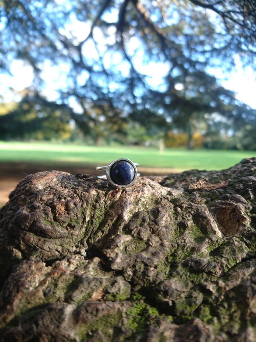 925 Doppelband Sterling Silber Statement Ring Mit Runden Lapislazuli Cabochon Edelstein 925 Doppelband Sterling Silber Statement Ring Mit Runden Lapislazuli Cabochon Edelstein von SmashingMetals