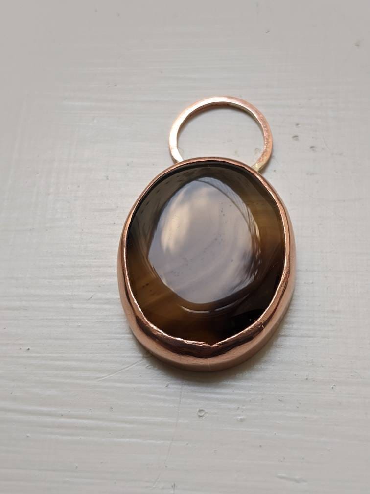 Kupfer Anhänger Mit Ovalem Sardonyx Cabochon Edelstein Handgefertigt Handpoliert Kupfer Anhänger Mit Ovalem Sardonyx Cabochon Edelstein Handgefertigt Handpoliert von SmashingMetals