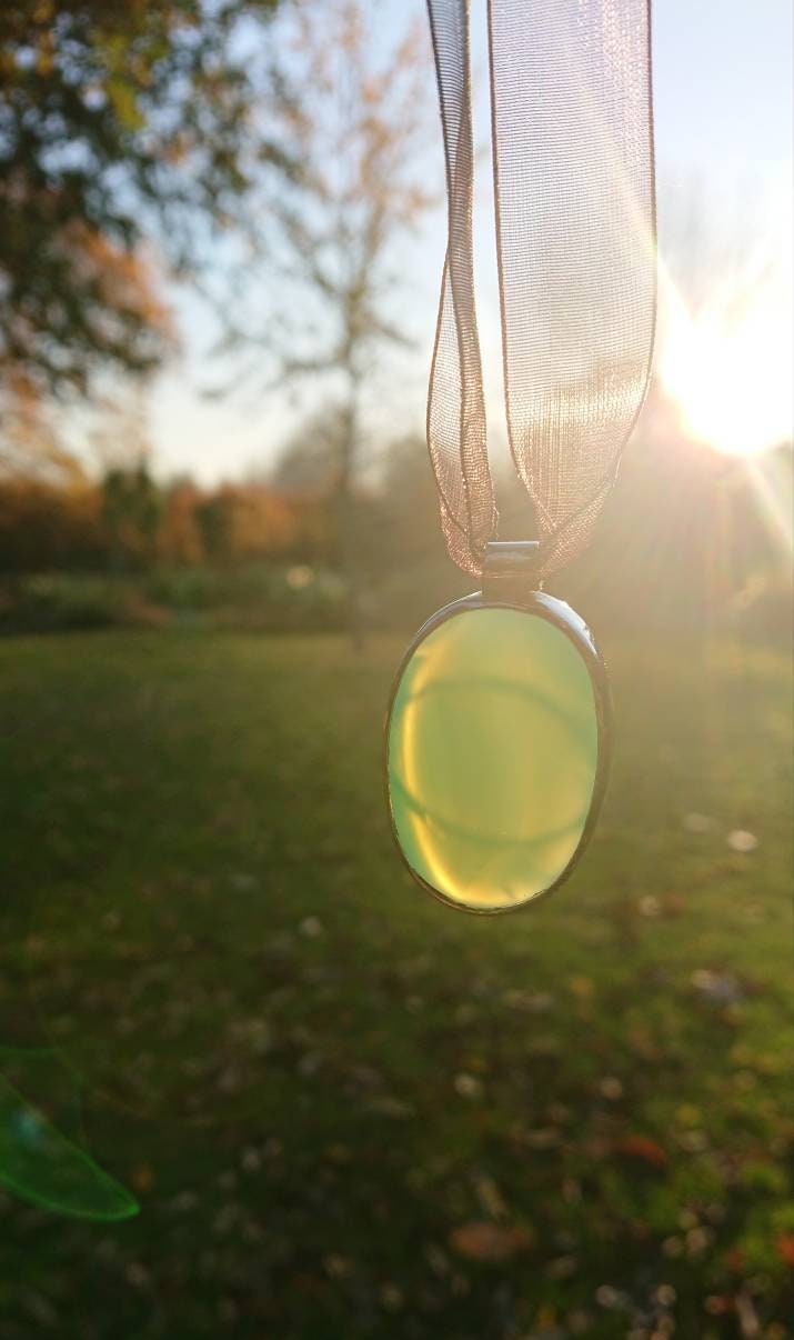 sterling Silber Offen-Backed Anhänger Mit Großen Oval Grün Onyx Cabochon Edelstein 925 Gepunziert von SmashingMetals