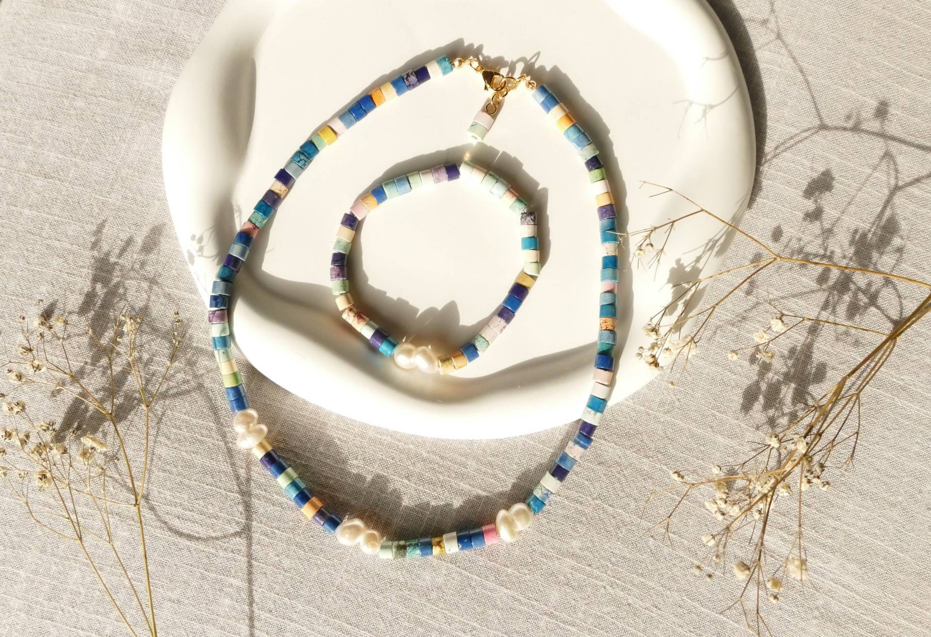 Buntes Schmuckset Aus Halskette Und Armband von SmelijaAccessories