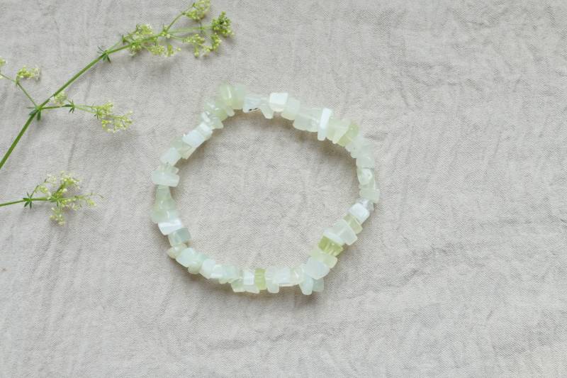 Grün Jade Splitter Armband, Kristall Armband Grün Jade Splitter Armband, Kristall Armband von SmelijaAccessories