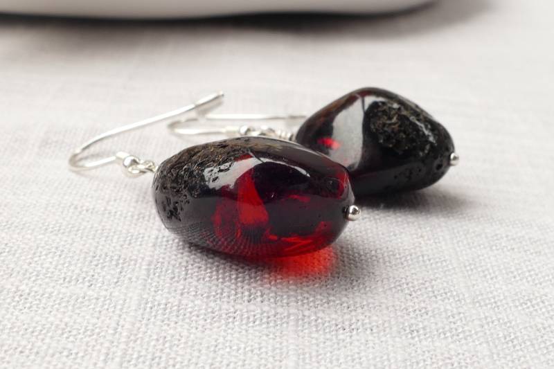 Kirschrote Bernstein Ohrringe Mit 925 Silber Orhaken von SmelijaAccessories