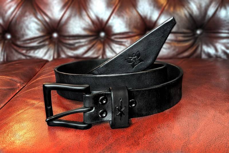 Ledergürtel "Magnamemnon" | Maßgefertigt in 100 % Handarbeit Hochwertiges Pflanzlich Gegerbtes Leder Schwarz Ledergürtel "Magnamemnon" | Maßgefertigt in 100 % Handarbeit Hochwertiges Pflanzlich Gegerbtes Leder Schwarz von SmetterlingLeder