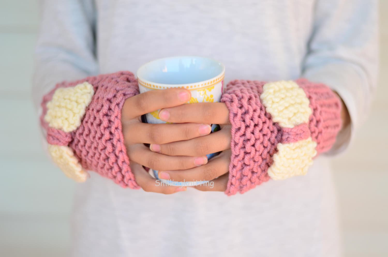 Hand Stricken Fingerlose Handschuhe, Armstulpen, Rosa Bow-Handschuhe, Rose, Valentinstag Geschenk, Stocking Stuffers von SmilingKnitting