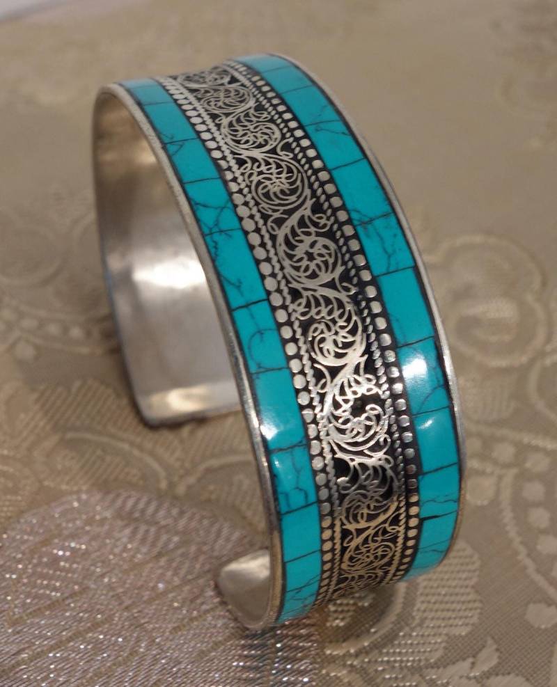 Schöner Breiter Silber Armreif Aus Nepal Mit Türkis, Filigrane Handarbeit von SmilingTaraShop