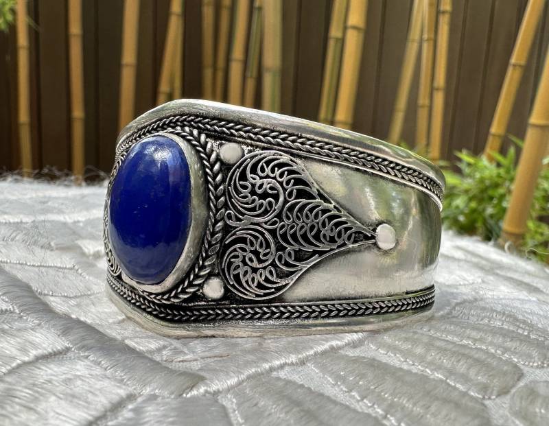 Toller Breiter Silber Armreif Aus Nepal Lapislazuli Filigran Toller Breiter Silber Armreif Aus Nepal Lapislazuli Filigran von SmilingTaraShop