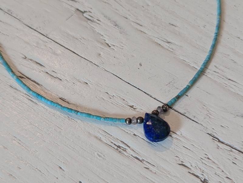 Traumhafte Zierliche Kette Handgemacht in Nepal Mit Türks + Lapislazuli von SmilingTaraShop