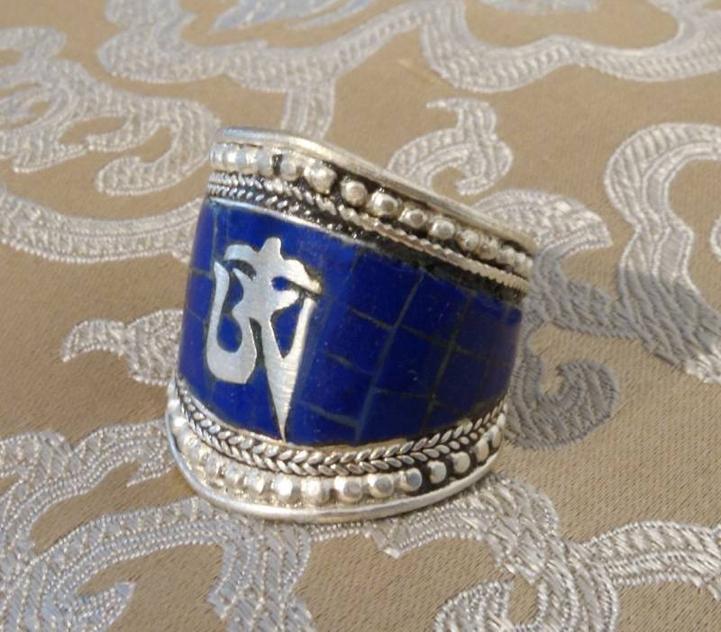 Wunderschöner Silber Herren - Ring Aus Tibet Lapislazuli & Om 19-23mm Innenmaß von SmilingTaraShop
