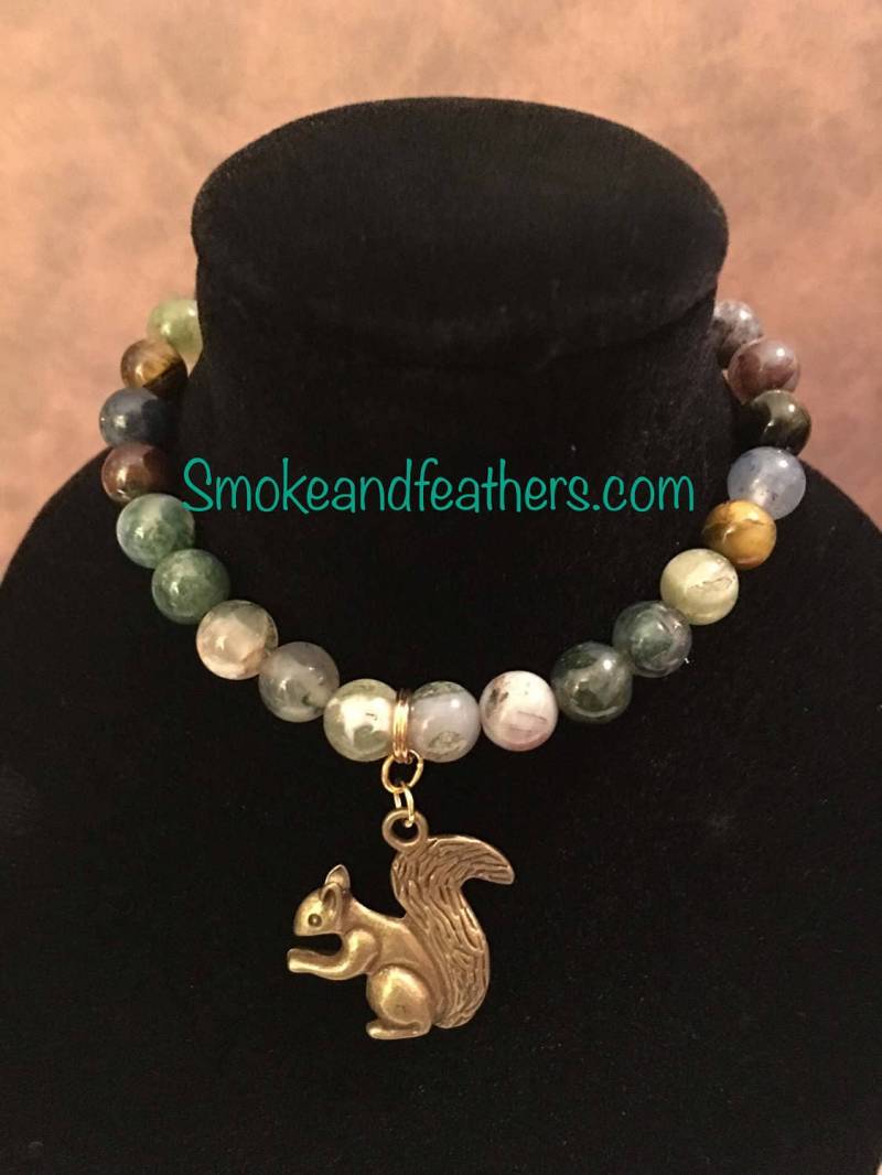 Übernatürliche Inspiriert Fancy Jasper Eichhörnchen Stretch Perlen Armband Übernatürliche Inspiriert Fancy Jasper Eichhörnchen Stretch Perlen Armband von SmokeandFeathersFL
