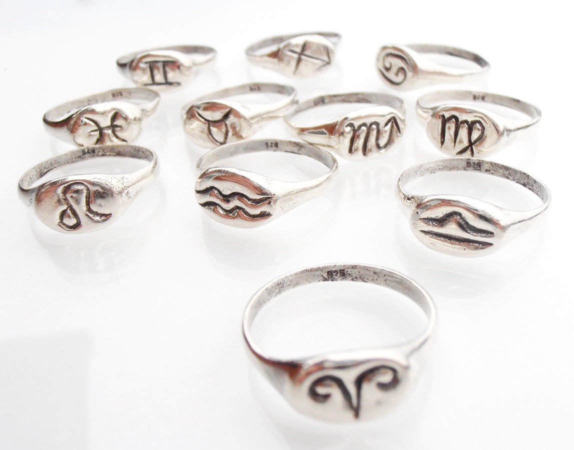 Siegelring, Sternzeichen Ring.signet Ring, Silber Statement Ring Siegelring, Sternzeichen Ring.signet Ring, Silber Statement Ring von SmoochyangelsJewelry
