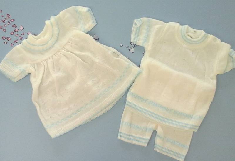 70Er Jahre Vintage Twin Baby Set Kleid Anzug Sommerkleidung Babygröße 62 Oder 68 Weiße Babykleidung Neue Mint Deadstock Strickkleid von Smufje