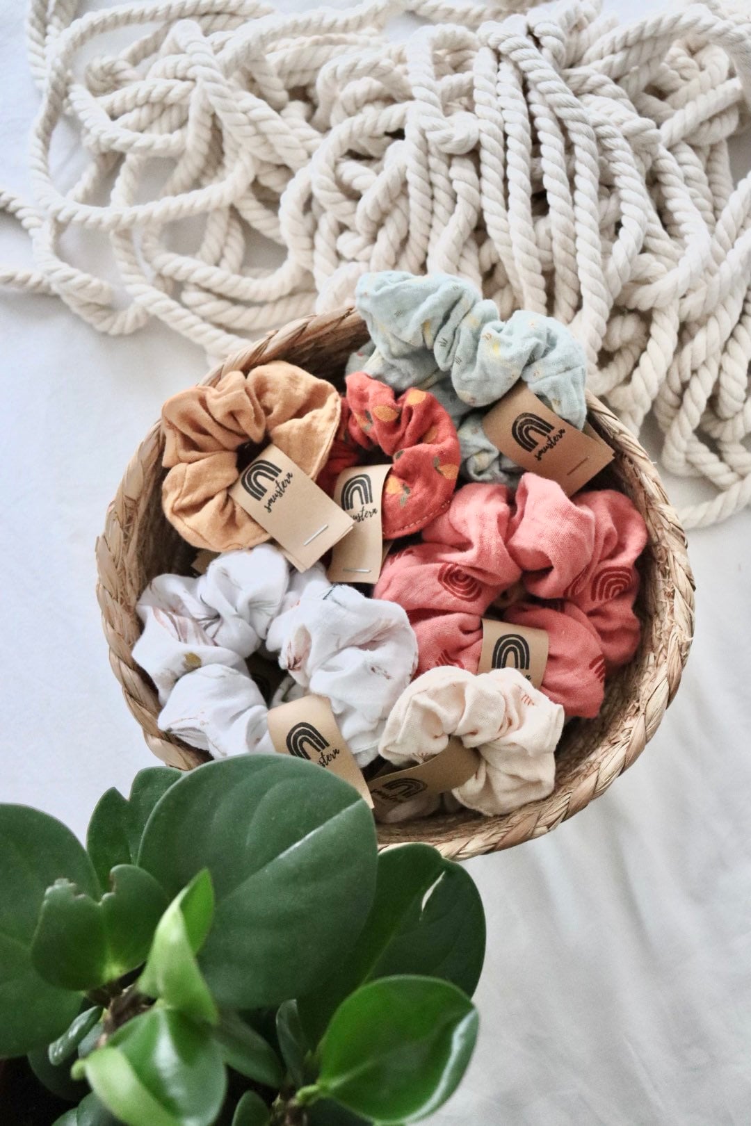 Scrunchies Aus Musselin in Zwei Größen // Mutter-Tochter-Scrunchie Partnerscrunchie Haargummi Partnerlook Geschenk Für Freundin Scrunchies Aus Musselin in Zwei Größen // Mutter-Tochter-Scrunchie Partnerscrunchie Haargummi Partnerlook Geschenk Für Freundin von Smustern