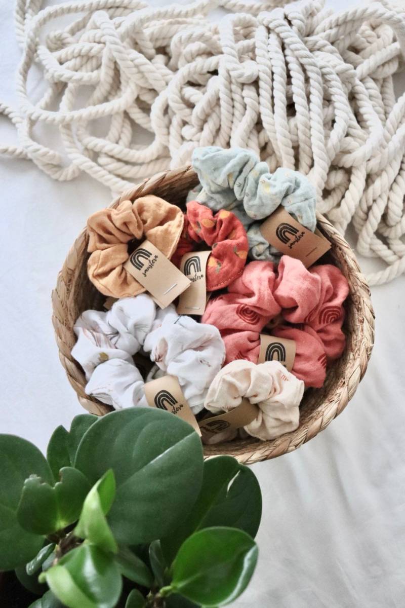 Scrunchies Aus Musselin in Zwei Größen // Mutter-Tochter-Scrunchie Partnerscrunchie Haargummi Partnerlook Geschenk Für Freundin von Smustern