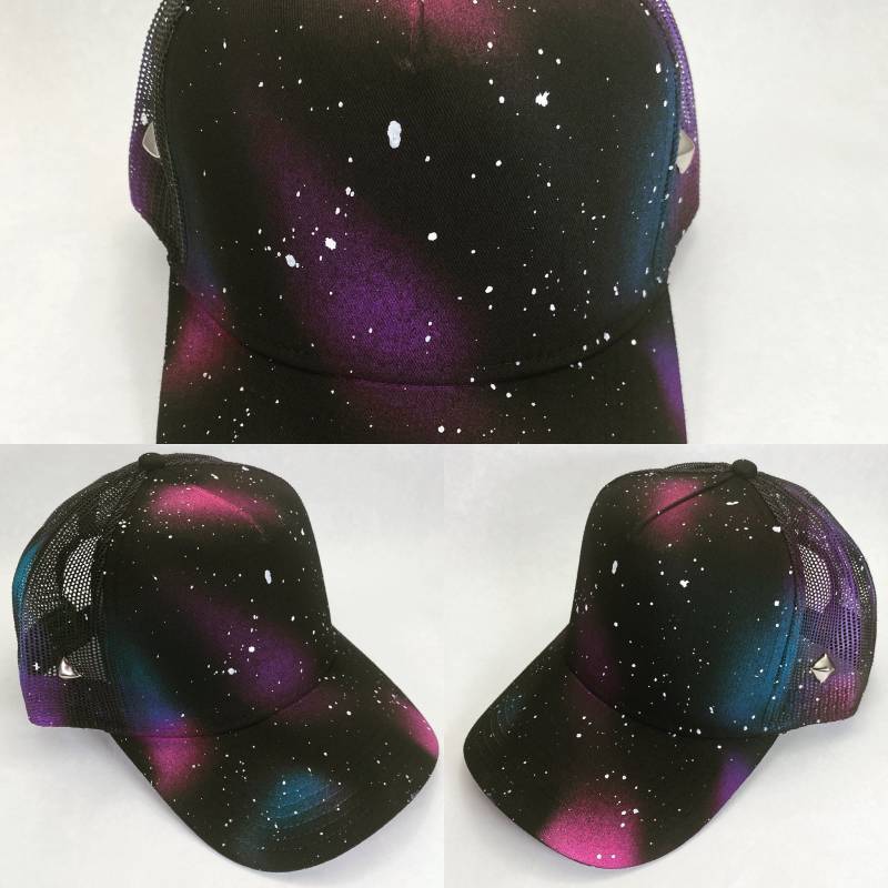 Space Handbemalte Snapback Hat von SnapbackQueen
