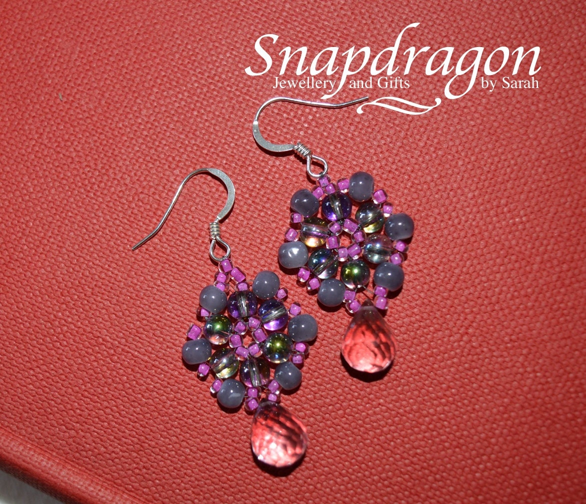 Blumen Ohrringe Hot Pink Lila Sterling Silber Ohrhänger Blumen Ohrringe Hot Pink Lila Sterling Silber Ohrhänger von SnapdragonbySarah