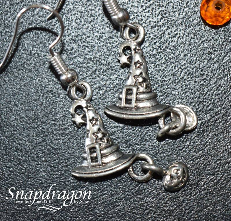 Halloween Hexen Hut Ohrringe Mit Schwingenden Kürbis, Damen Ohrhänger, Schmuck von SnapdragonbySarah