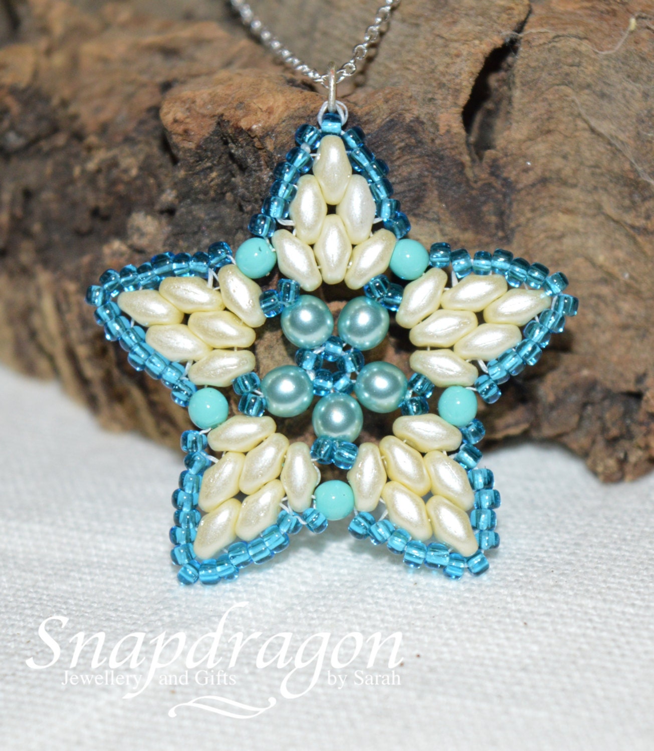 Perlen Stern Anhänger Blau & Creme, Sterling Silber Kette Perlen Stern Anhänger Blau & Creme, Sterling Silber Kette von SnapdragonbySarah