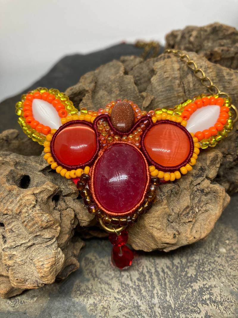 Soutache Edelstein Anhänger Cherry Quartz, Goldstone, Katzenauge von SnapdragonbySarah