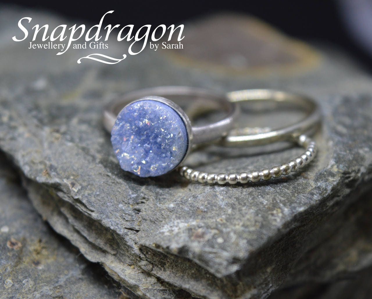 Sterling Silber Stapel Ringe Set Hellblau Druzy, Perlen Und Gehämmert | Größe 6 Sterling Silber Stapel Ringe Set Hellblau Druzy, Perlen Und Gehämmert | Größe 6 von SnapdragonbySarah