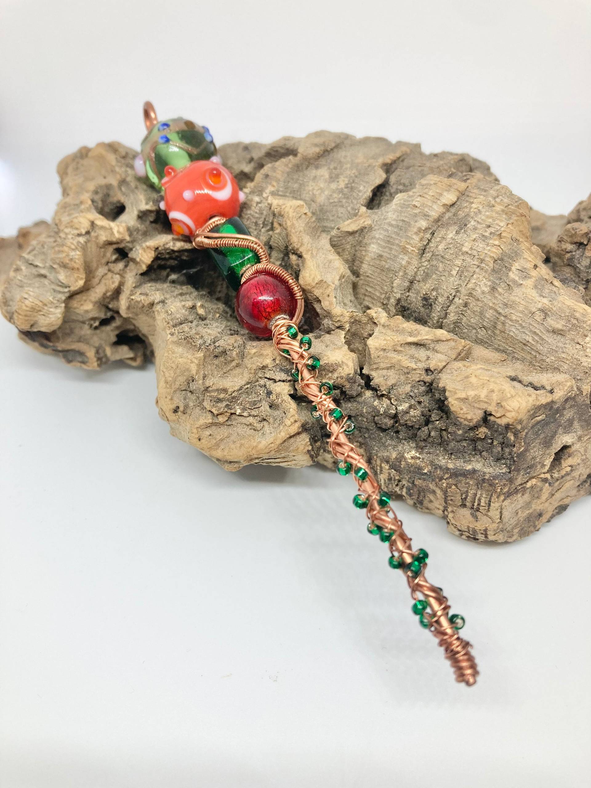Weihnachtlicher Eiszapfen Anhänger Lampwork Glasperlen, Kupferdraht Schmuck Weihnachtlicher Eiszapfen Anhänger Lampwork Glasperlen, Kupferdraht Schmuck von SnapdragonbySarah