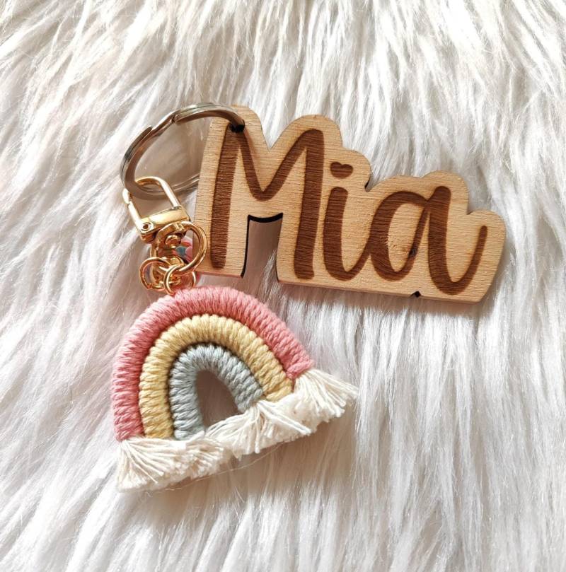 Personalisierte Schlüsselanhänger Aus Holz Einzigartige Geschenke Für Jeden Anlasseinschulungregenbogen Makrameenamen von SnapliebeKerakerz